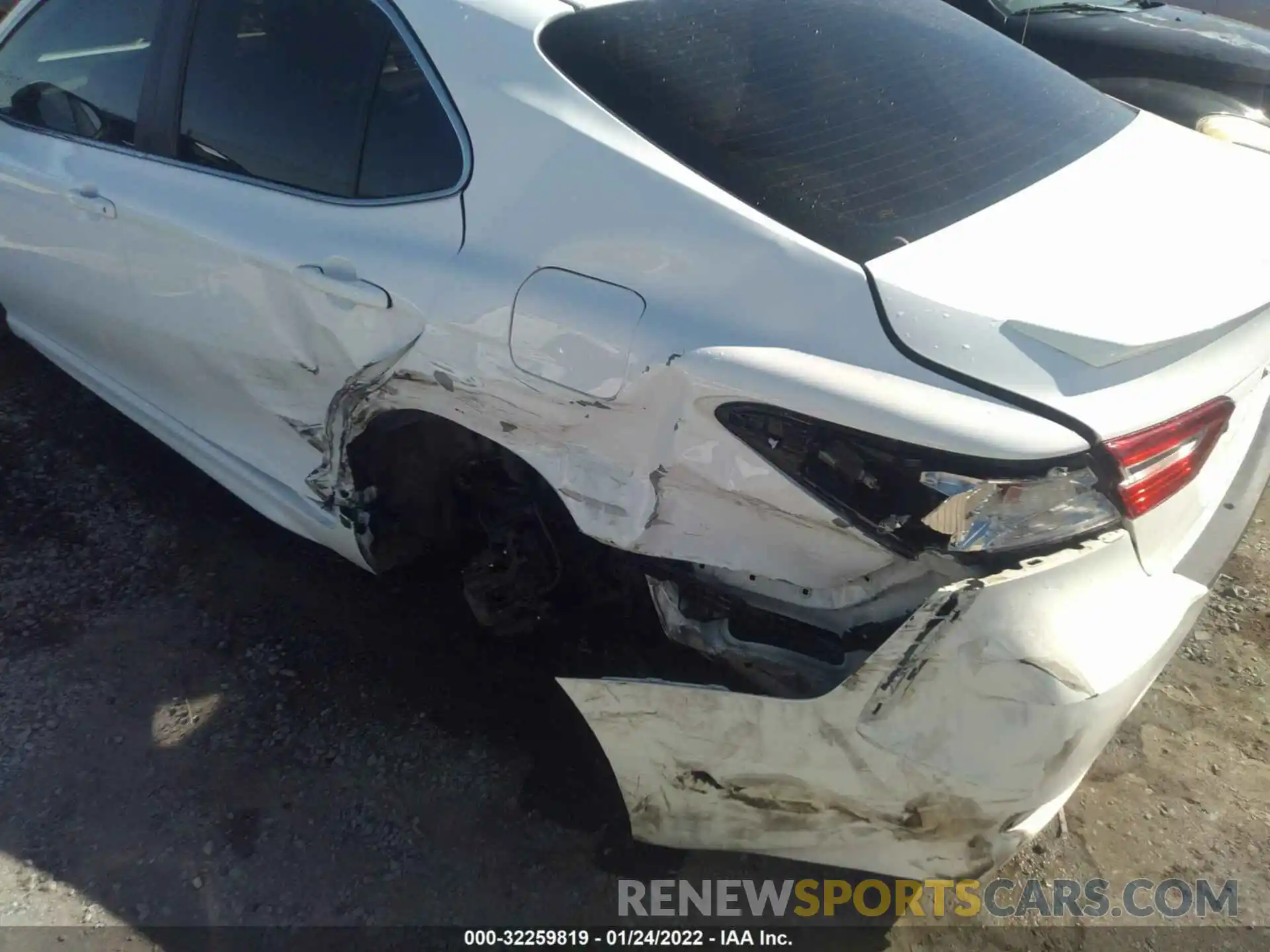 6 Photograph of a damaged car 4T1B21HK0KU010632 TOYOTA CAMRY 2019