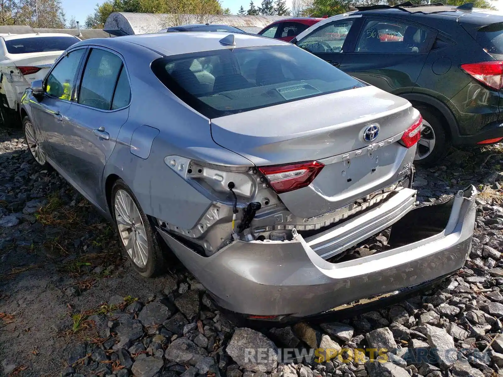 3 Photograph of a damaged car 4T1B21HK0KU010937 TOYOTA CAMRY 2019