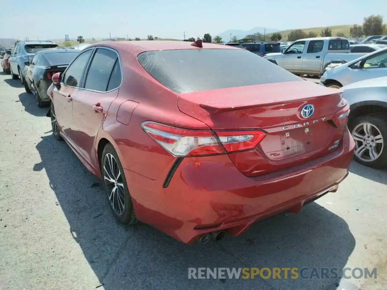 3 Photograph of a damaged car 4T1B21HK0KU011893 TOYOTA CAMRY 2019