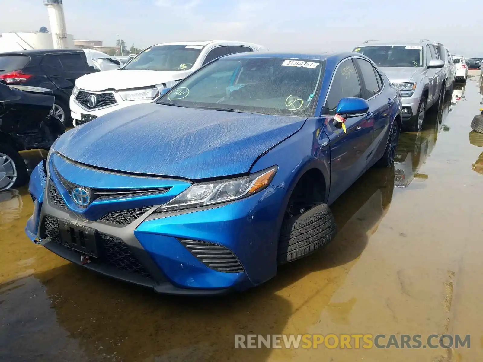 2 Photograph of a damaged car 4T1B21HK0KU012882 TOYOTA CAMRY 2019