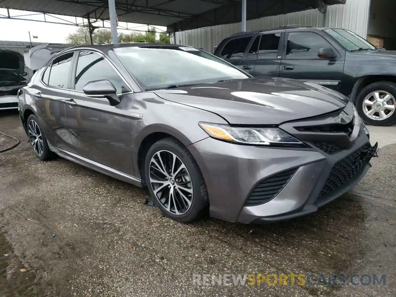 1 Photograph of a damaged car 4T1B21HK0KU513058 TOYOTA CAMRY 2019