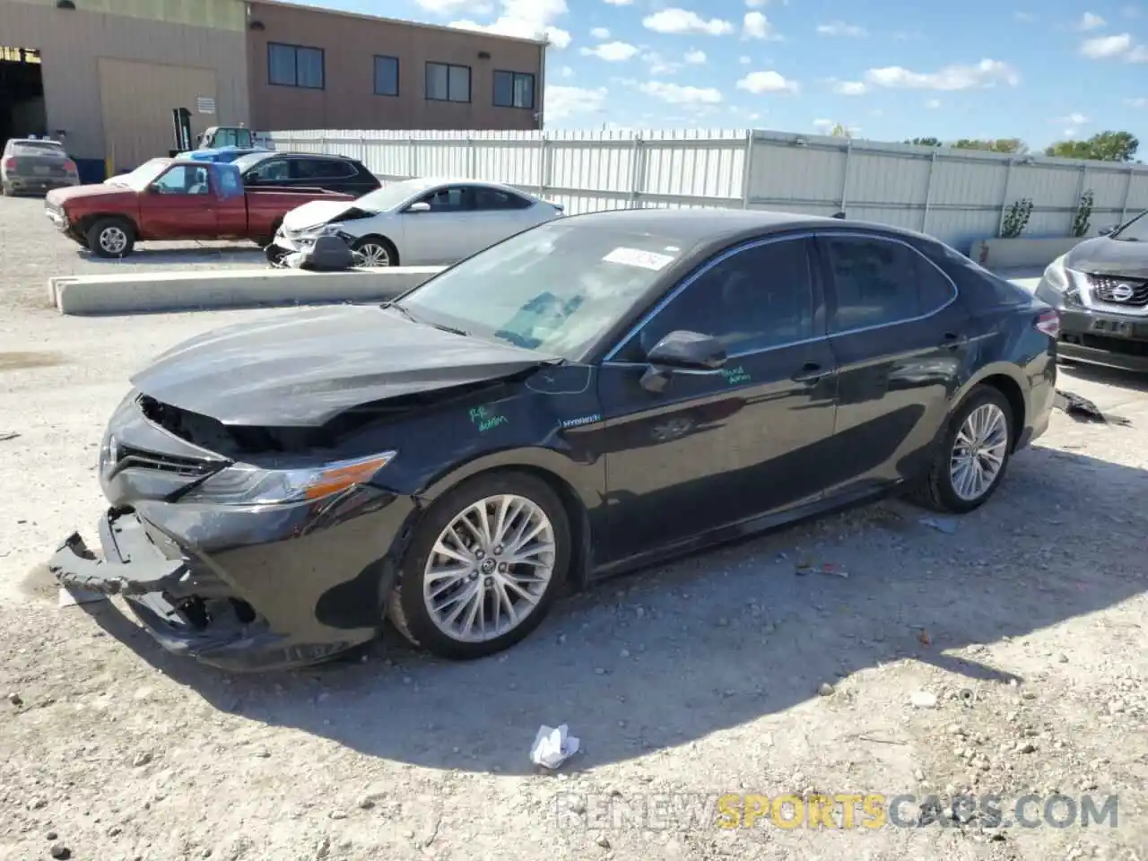 1 Photograph of a damaged car 4T1B21HK0KU513948 TOYOTA CAMRY 2019