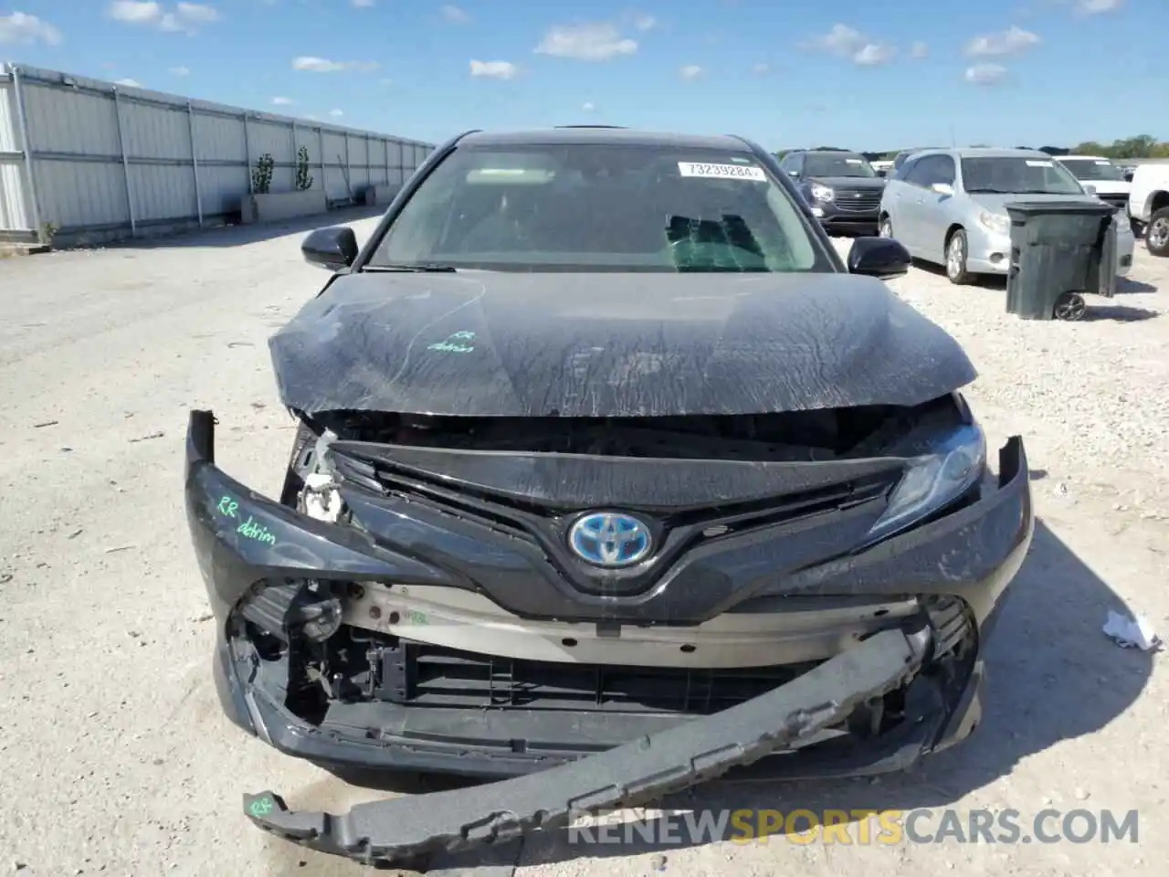 5 Photograph of a damaged car 4T1B21HK0KU513948 TOYOTA CAMRY 2019