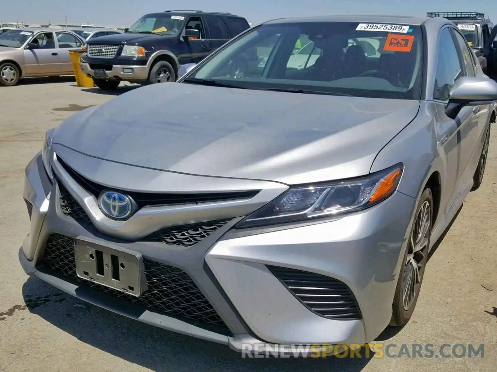 2 Photograph of a damaged car 4T1B21HK0KU516137 TOYOTA CAMRY 2019