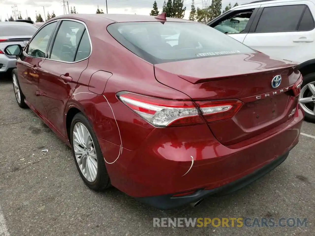 3 Photograph of a damaged car 4T1B21HK0KU516199 TOYOTA CAMRY 2019