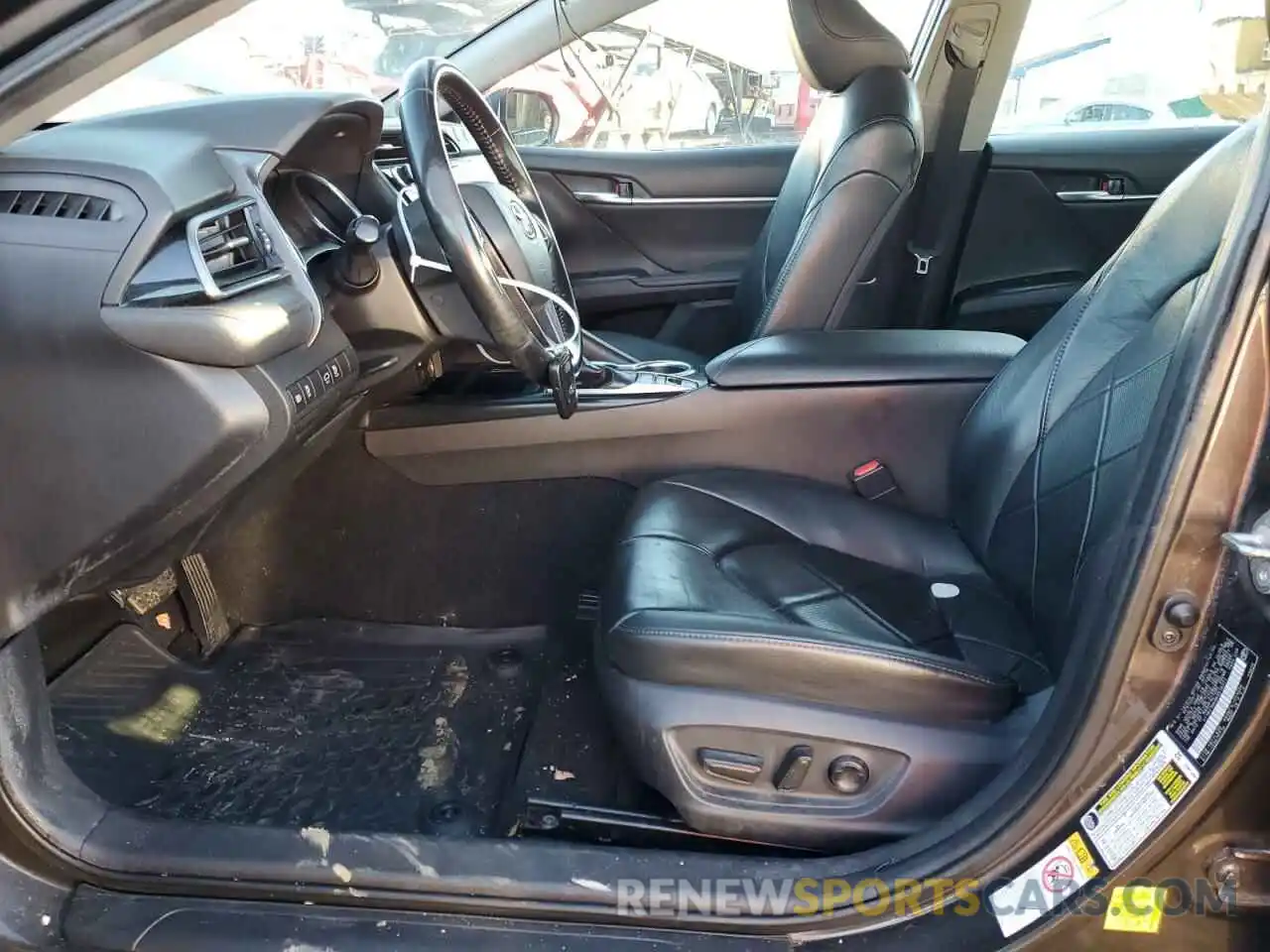 7 Photograph of a damaged car 4T1B21HK0KU516221 TOYOTA CAMRY 2019