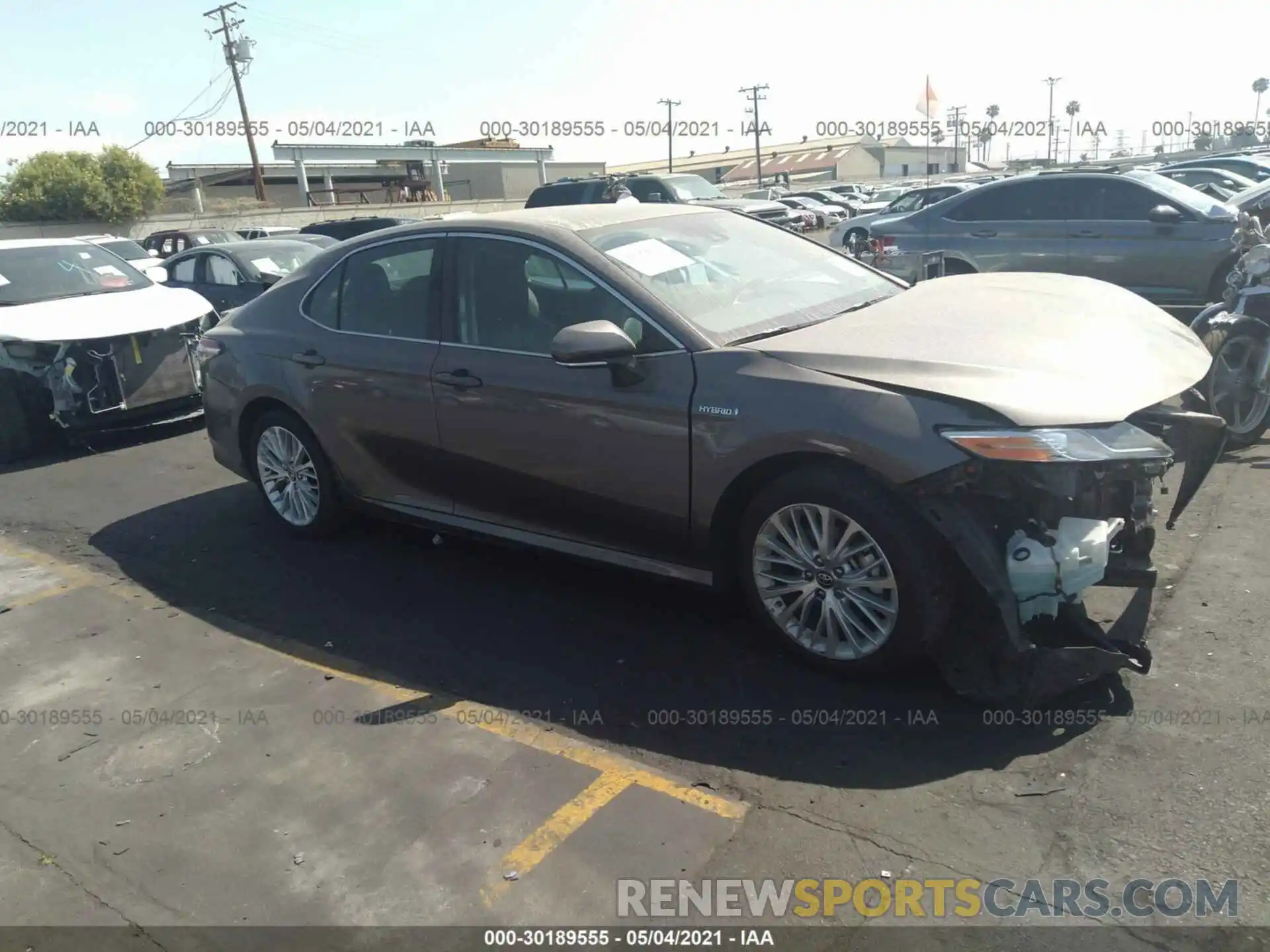 1 Photograph of a damaged car 4T1B21HK1KU010669 TOYOTA CAMRY 2019