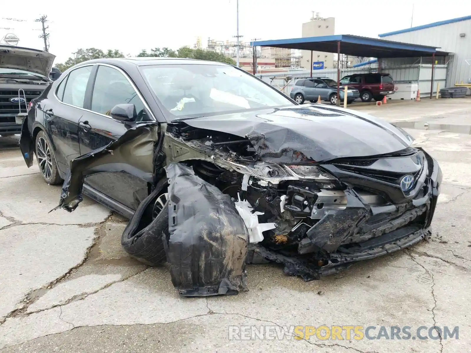 1 Photograph of a damaged car 4T1B21HK1KU513165 TOYOTA CAMRY 2019