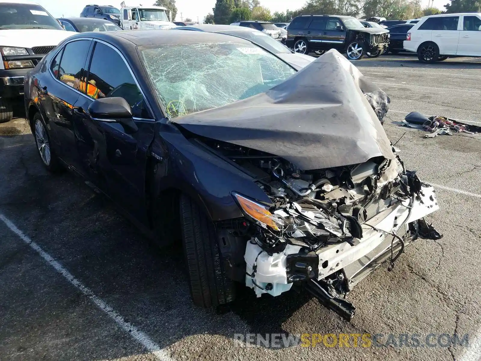 1 Photograph of a damaged car 4T1B21HK1KU514509 TOYOTA CAMRY 2019