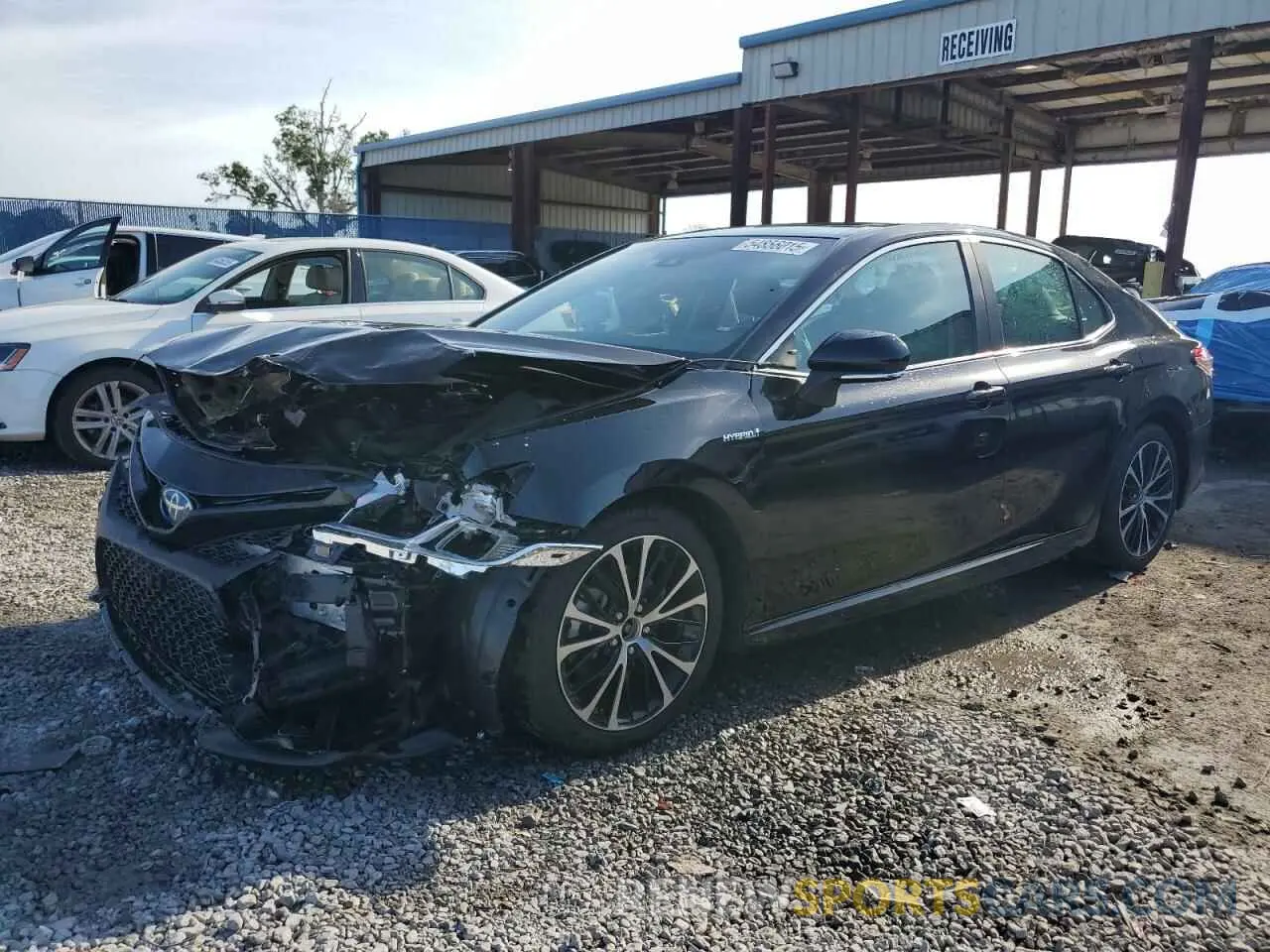 1 Photograph of a damaged car 4T1B21HK1KU516390 TOYOTA CAMRY 2019