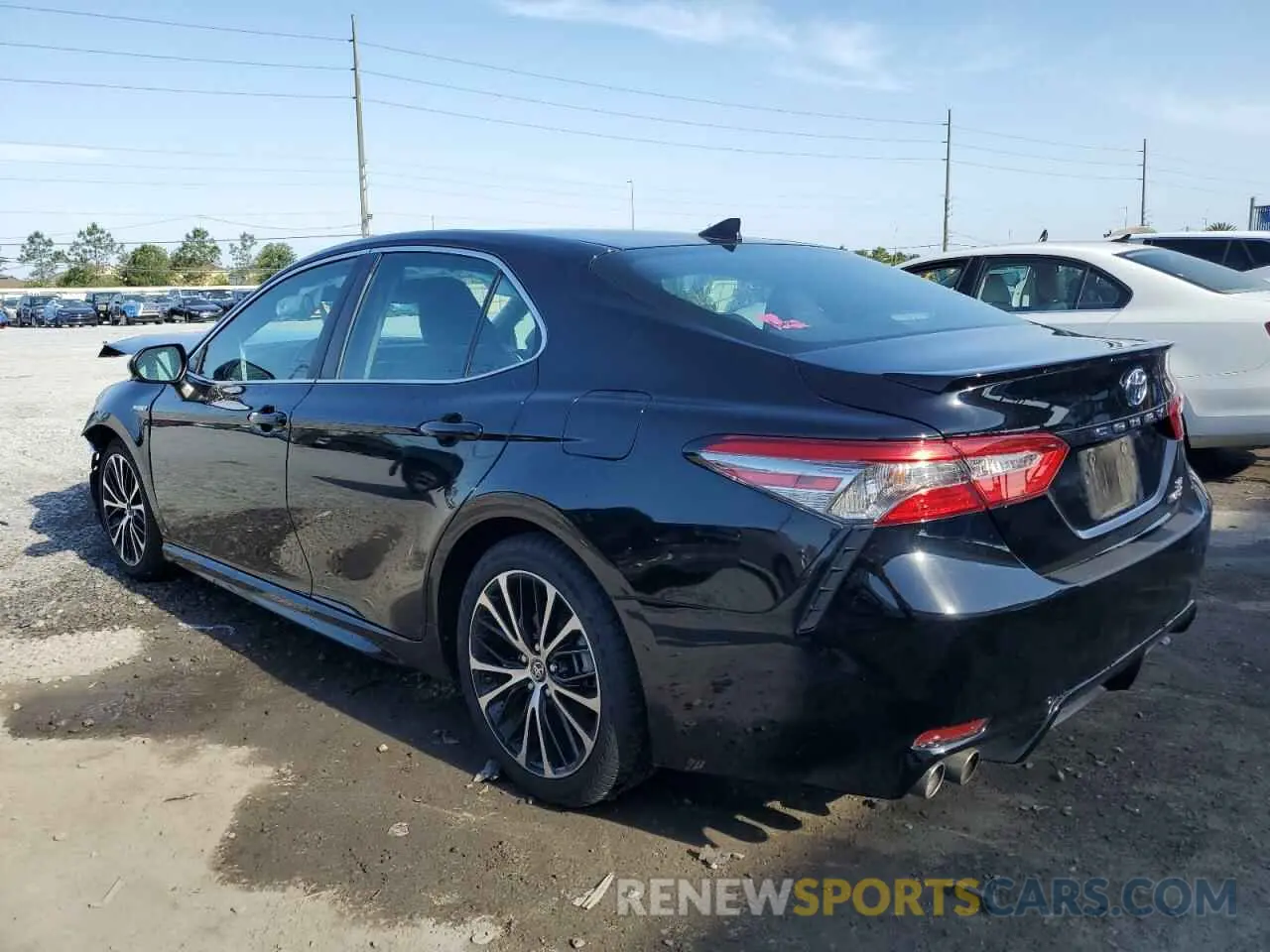 2 Photograph of a damaged car 4T1B21HK1KU516390 TOYOTA CAMRY 2019