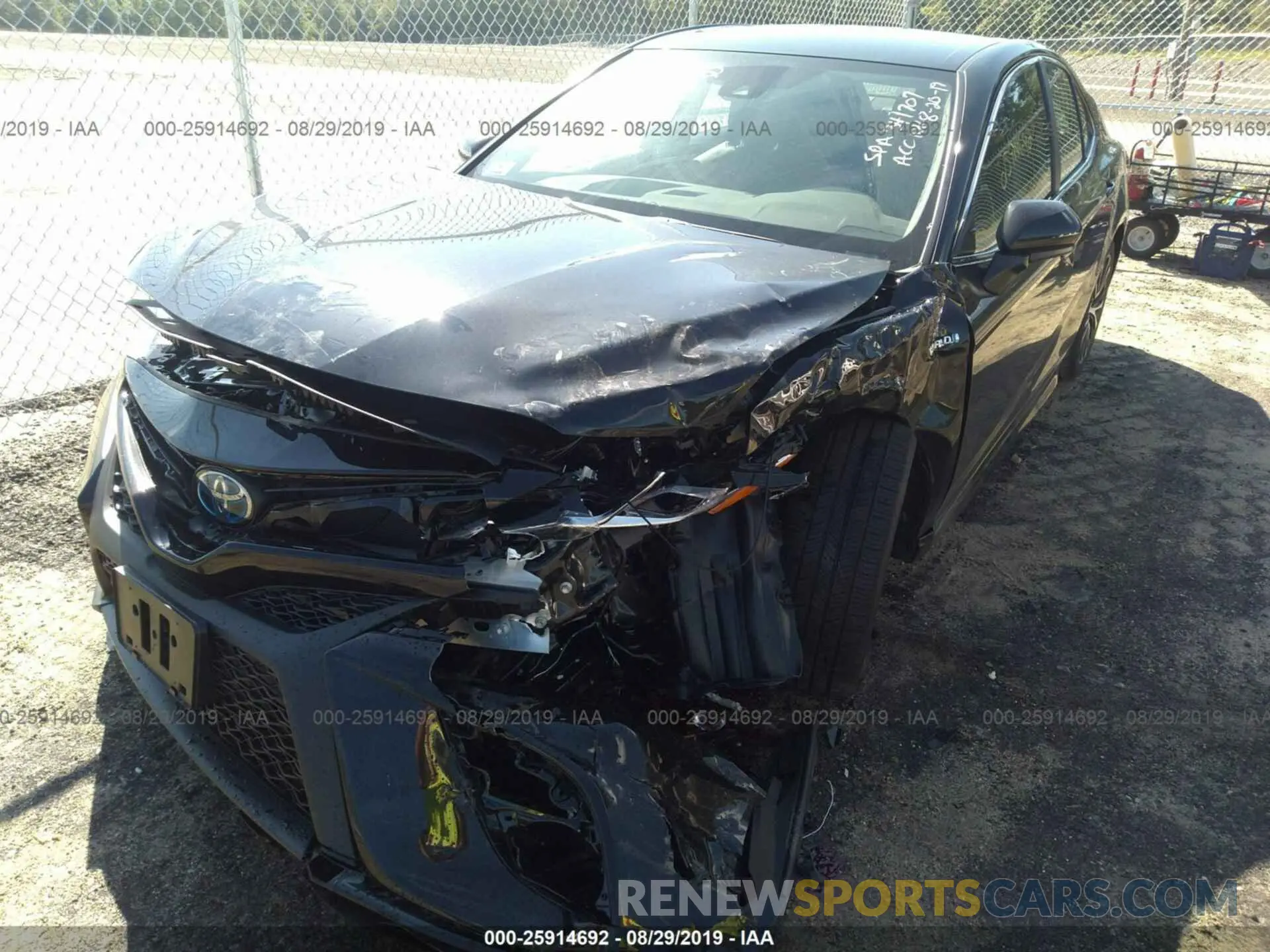 6 Photograph of a damaged car 4T1B21HK1KU517619 TOYOTA CAMRY 2019