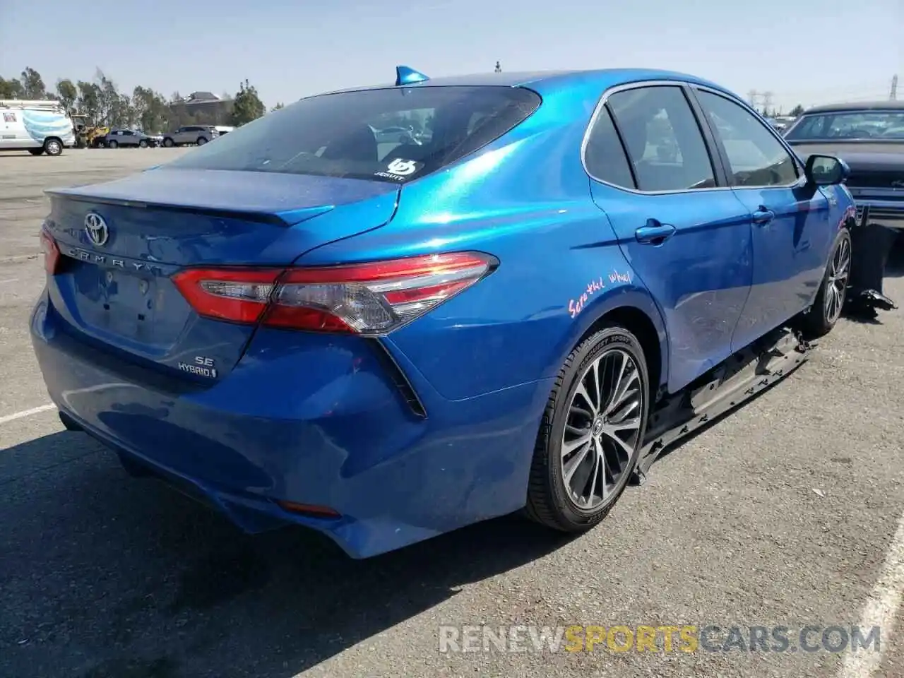 4 Photograph of a damaged car 4T1B21HK2KU009952 TOYOTA CAMRY 2019