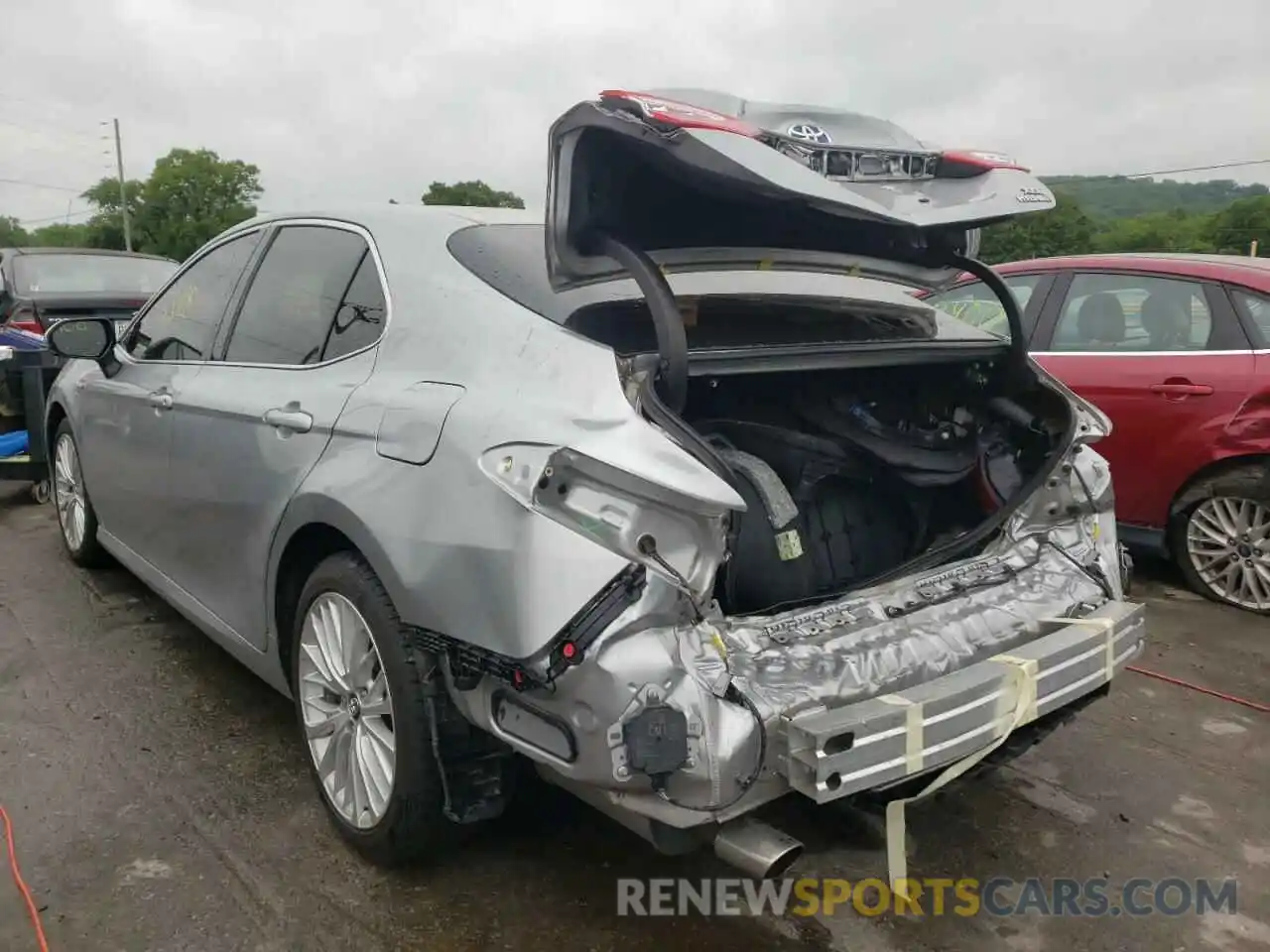 3 Photograph of a damaged car 4T1B21HK2KU011085 TOYOTA CAMRY 2019