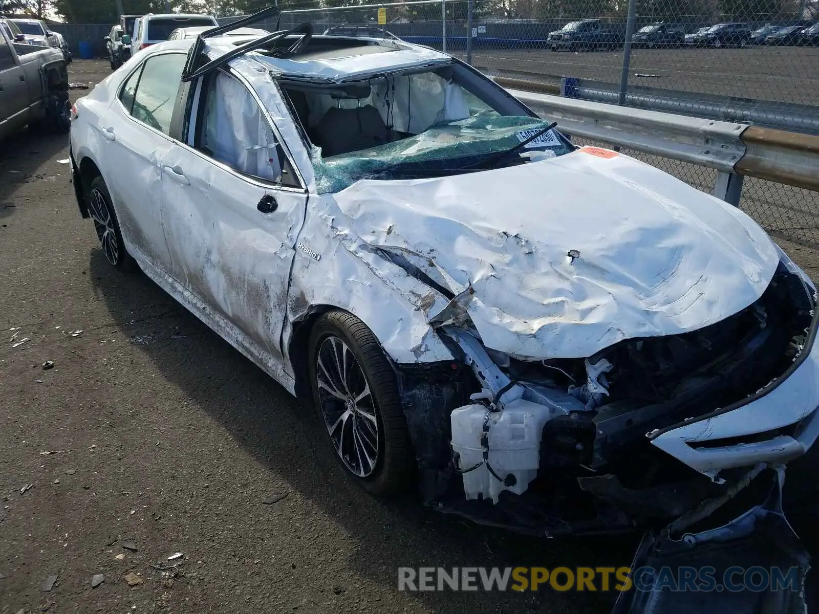 1 Photograph of a damaged car 4T1B21HK2KU011698 TOYOTA CAMRY 2019