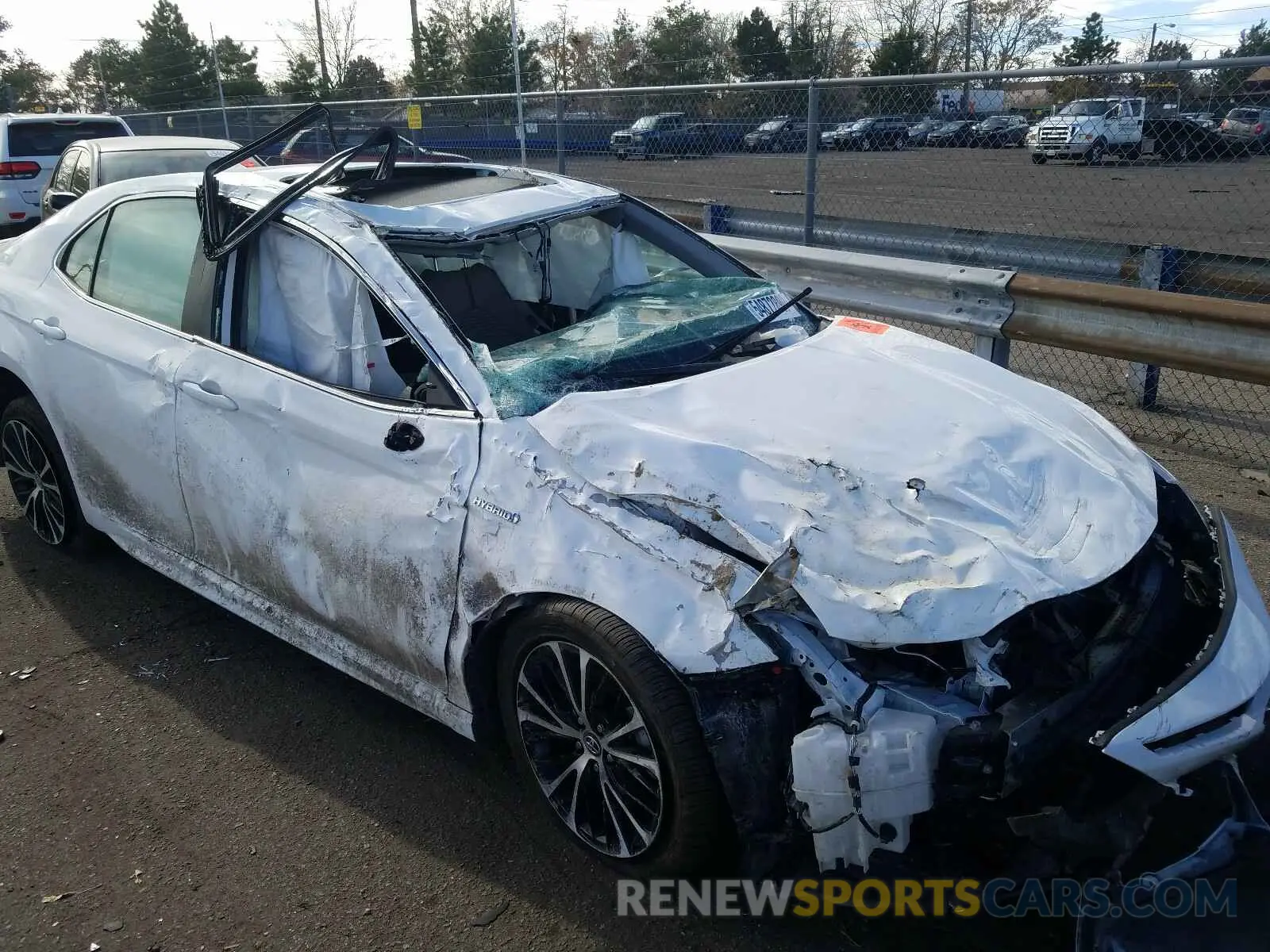9 Photograph of a damaged car 4T1B21HK2KU011698 TOYOTA CAMRY 2019