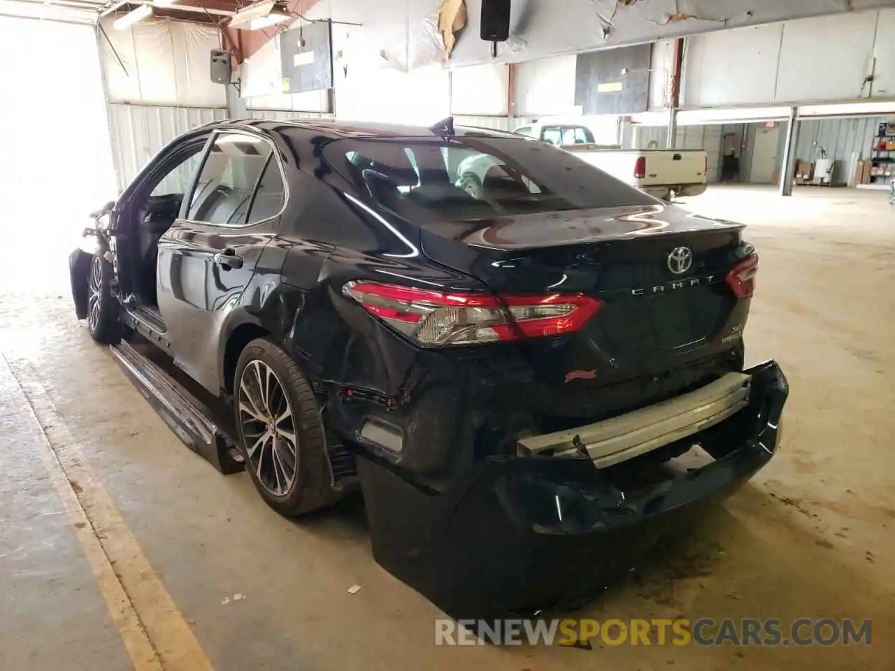 3 Photograph of a damaged car 4T1B21HK2KU012799 TOYOTA CAMRY 2019