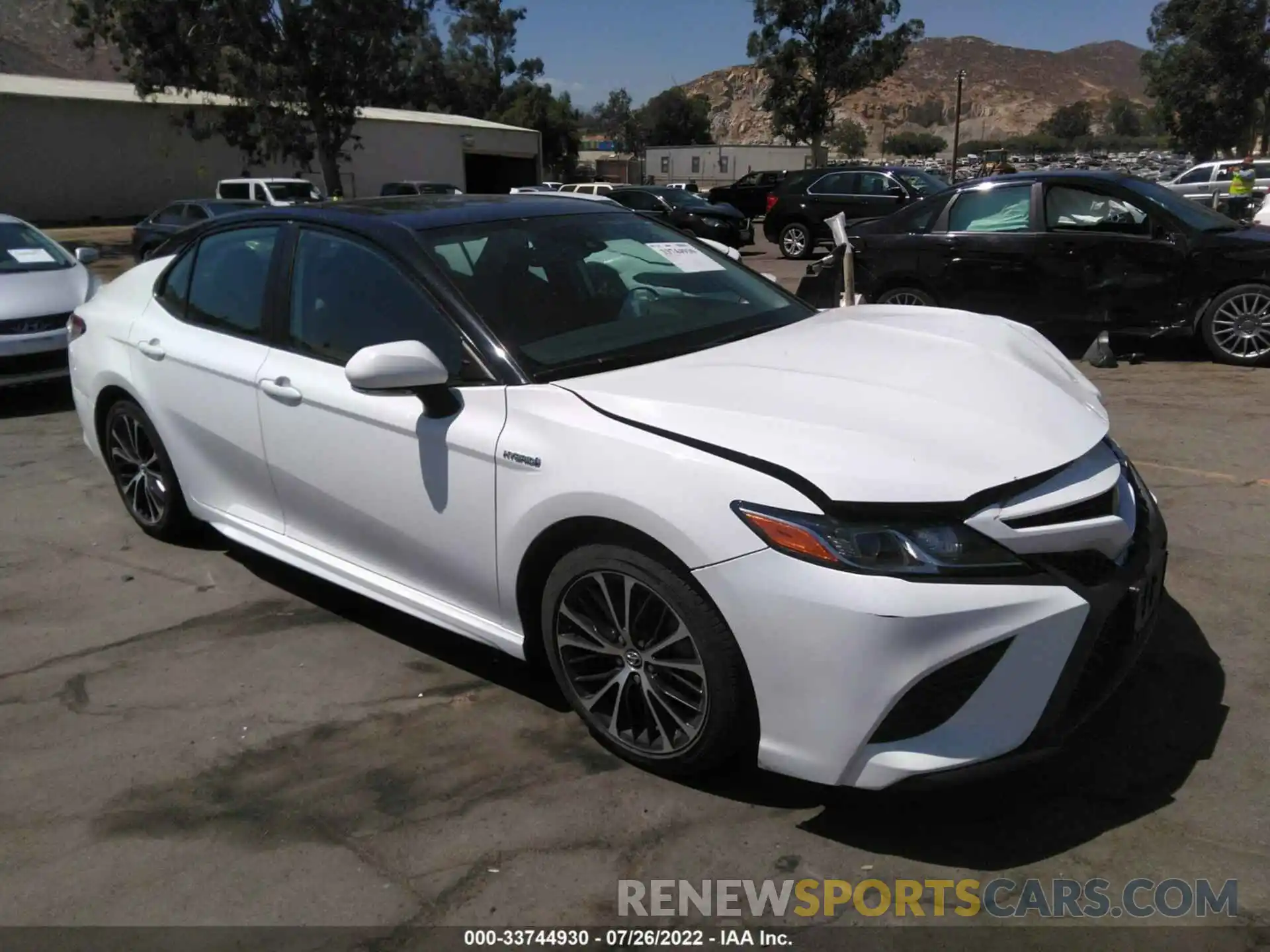 1 Photograph of a damaged car 4T1B21HK2KU511814 TOYOTA CAMRY 2019