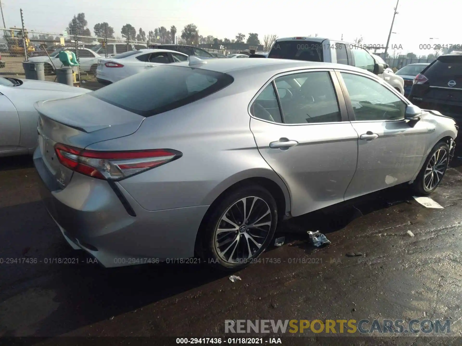 4 Photograph of a damaged car 4T1B21HK2KU512848 TOYOTA CAMRY 2019