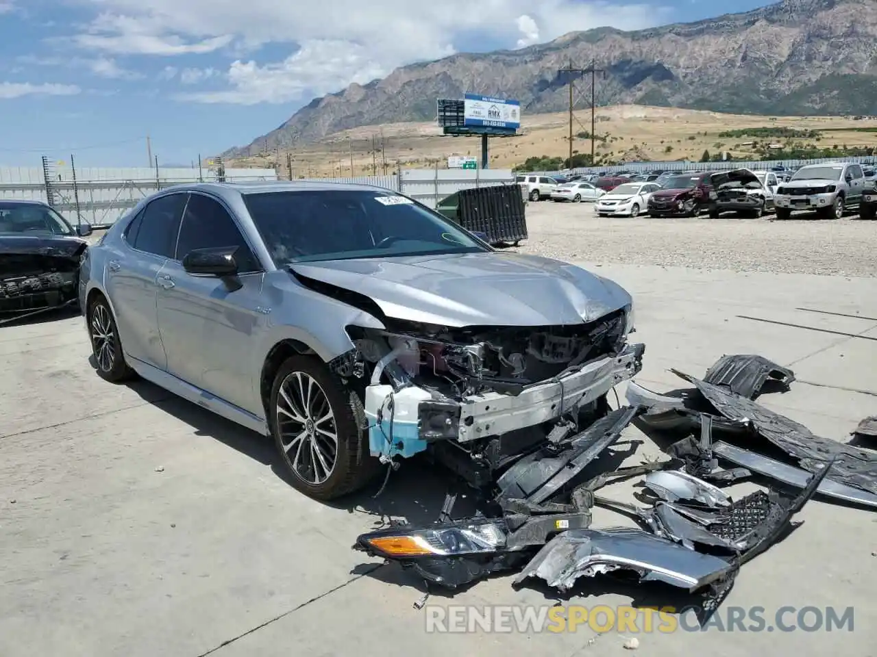 1 Photograph of a damaged car 4T1B21HK2KU513000 TOYOTA CAMRY 2019