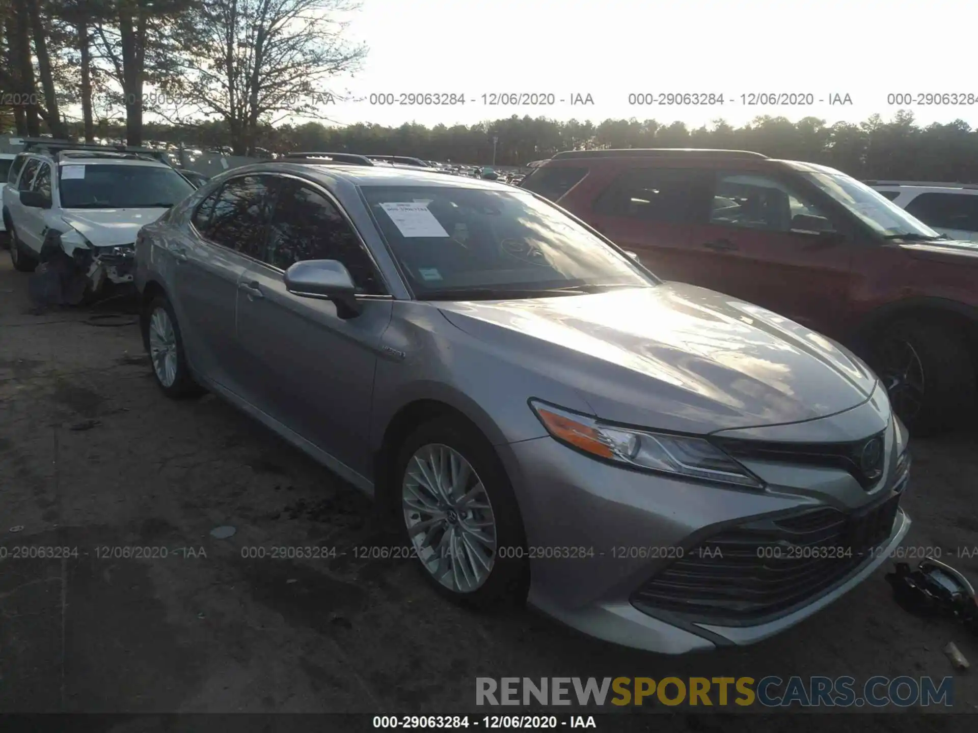 1 Photograph of a damaged car 4T1B21HK2KU514857 TOYOTA CAMRY 2019