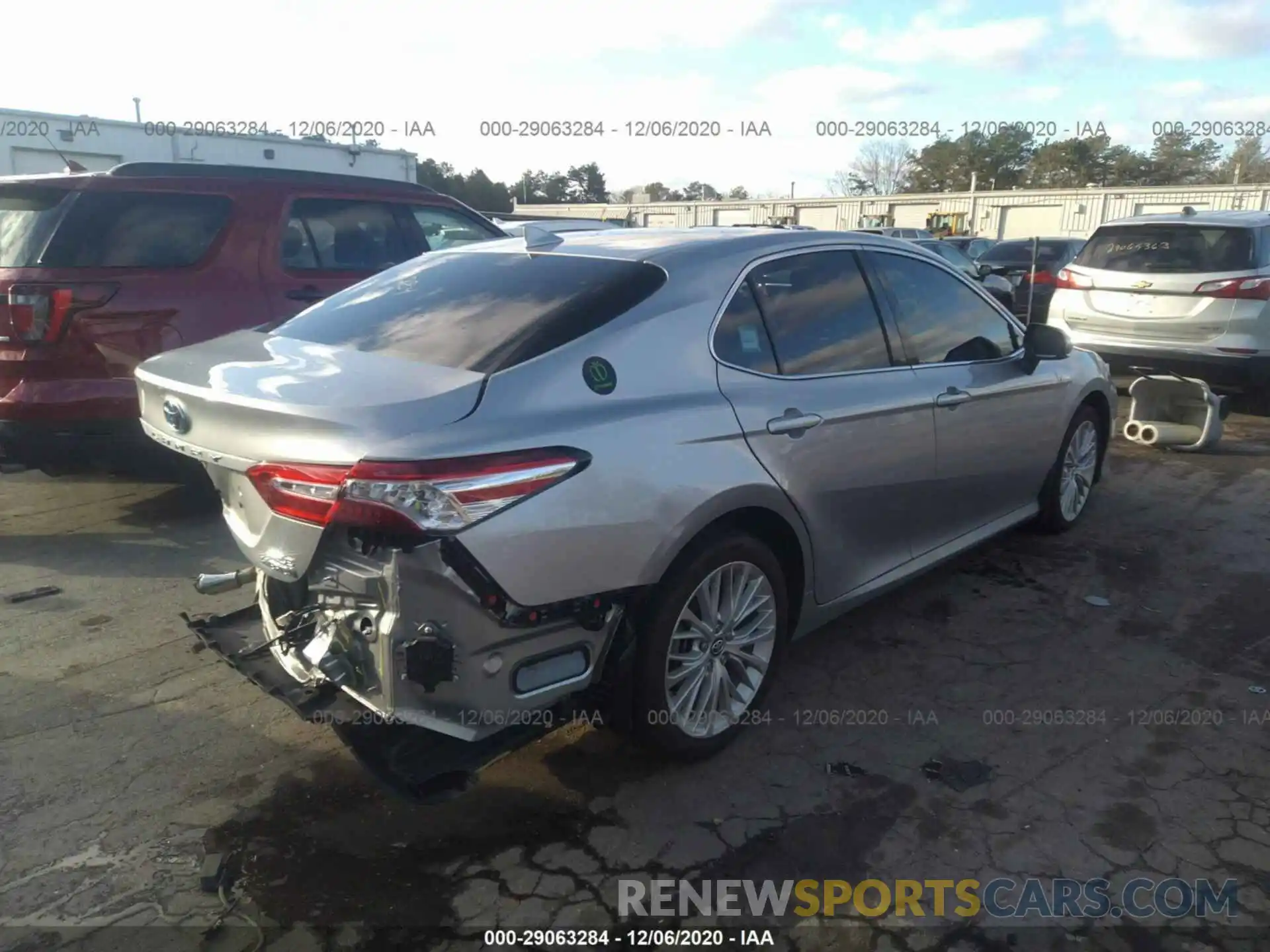 4 Photograph of a damaged car 4T1B21HK2KU514857 TOYOTA CAMRY 2019