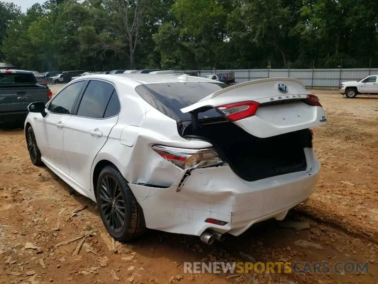 3 Photograph of a damaged car 4T1B21HK2KU515121 TOYOTA CAMRY 2019