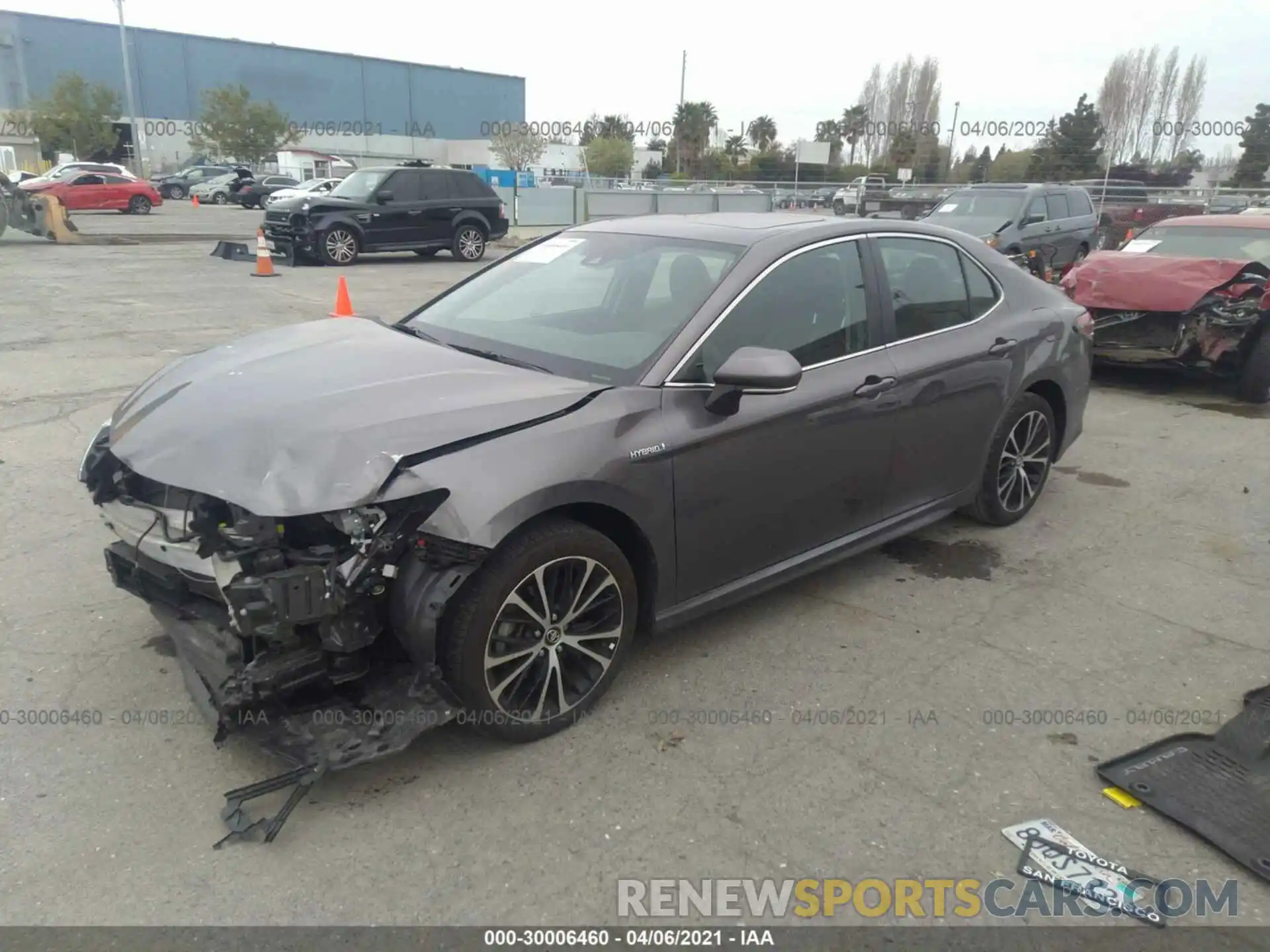 2 Photograph of a damaged car 4T1B21HK2KU515359 TOYOTA CAMRY 2019