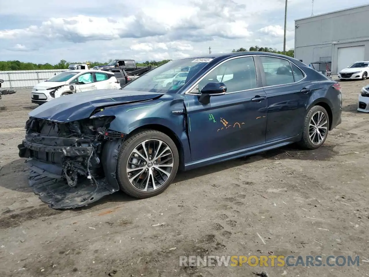 1 Photograph of a damaged car 4T1B21HK2KU516222 TOYOTA CAMRY 2019