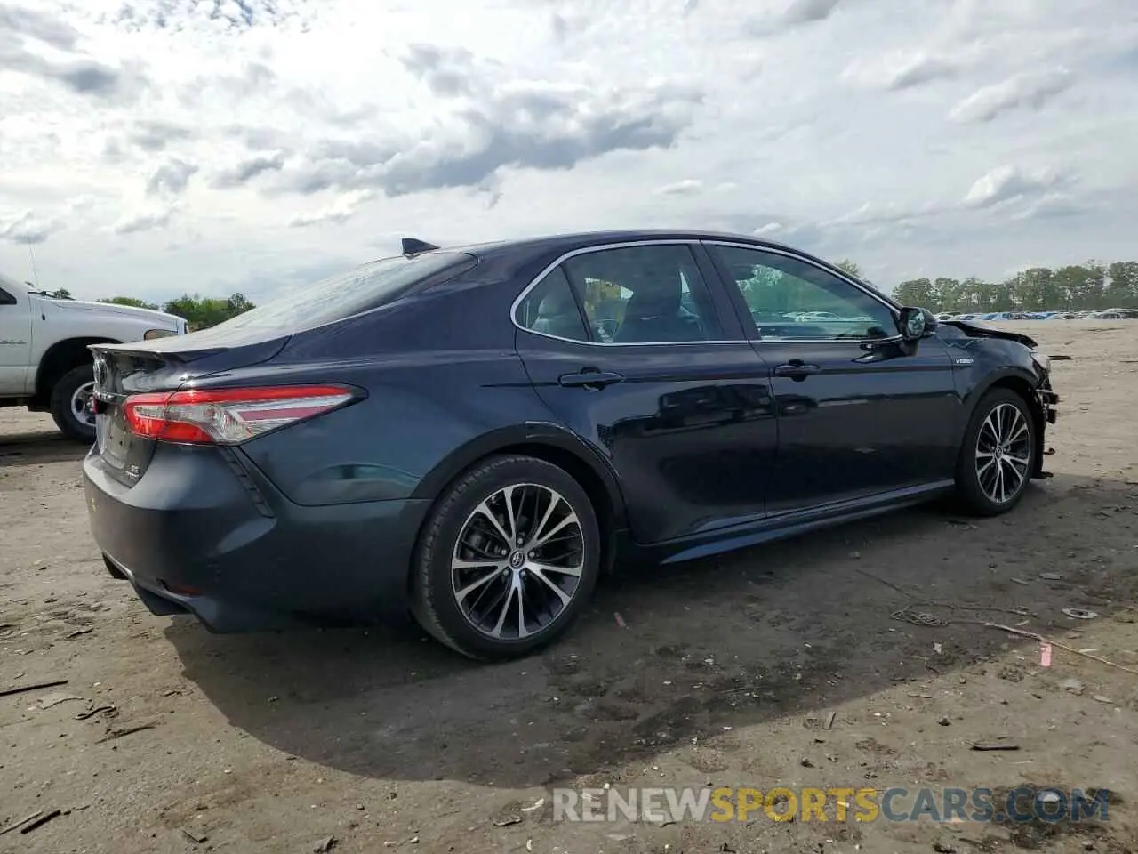 3 Photograph of a damaged car 4T1B21HK2KU516222 TOYOTA CAMRY 2019