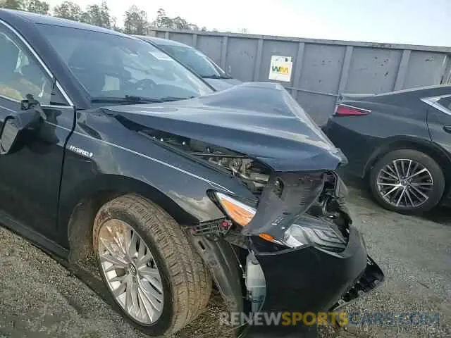 11 Photograph of a damaged car 4T1B21HK2KU519539 TOYOTA CAMRY 2019