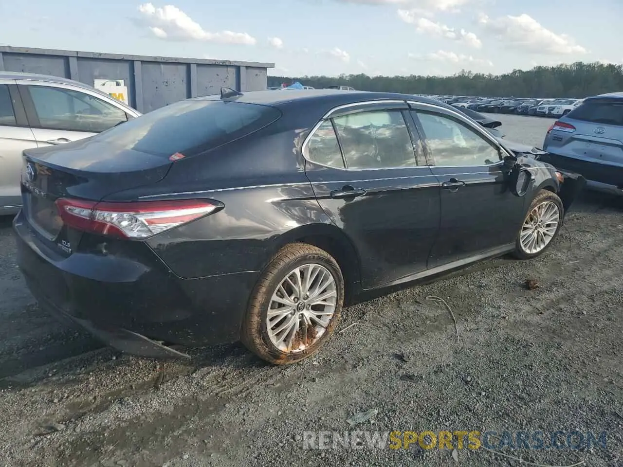 3 Photograph of a damaged car 4T1B21HK2KU519539 TOYOTA CAMRY 2019