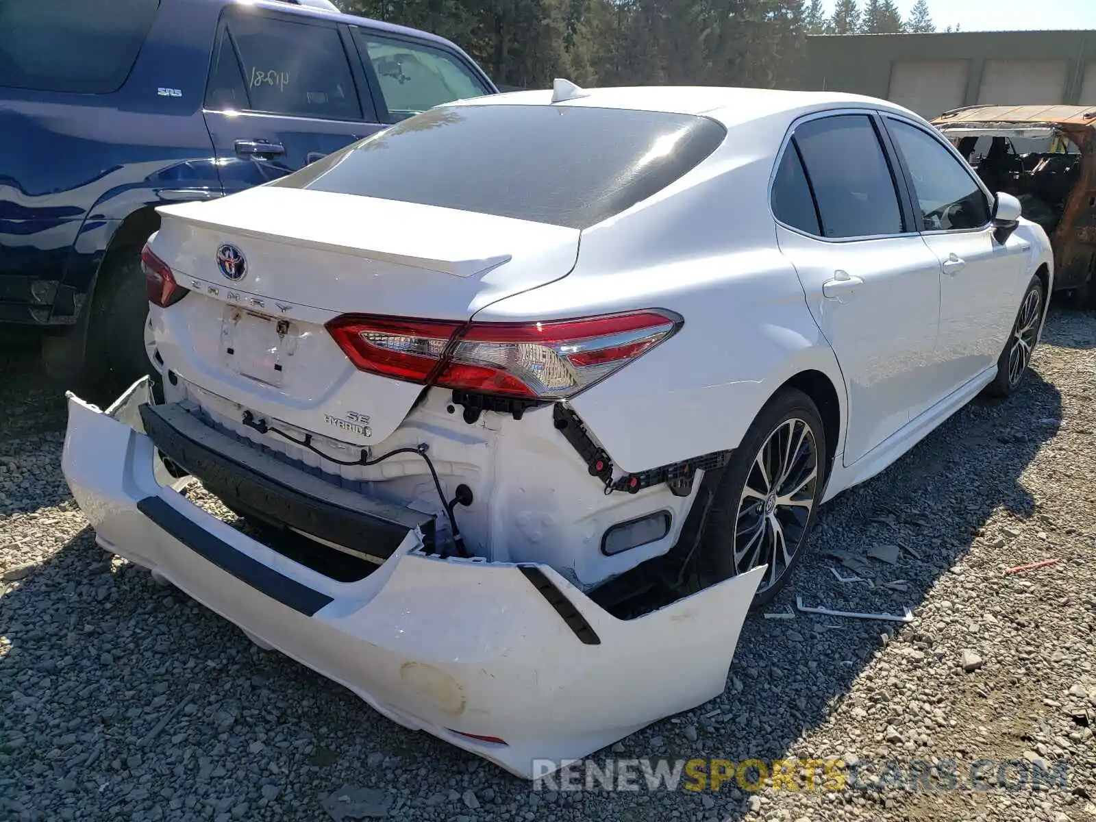 4 Photograph of a damaged car 4T1B21HK2KU521288 TOYOTA CAMRY 2019