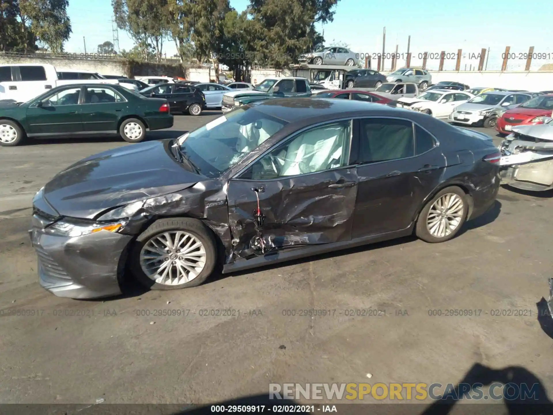 6 Photograph of a damaged car 4T1B21HK3KU010415 TOYOTA CAMRY 2019