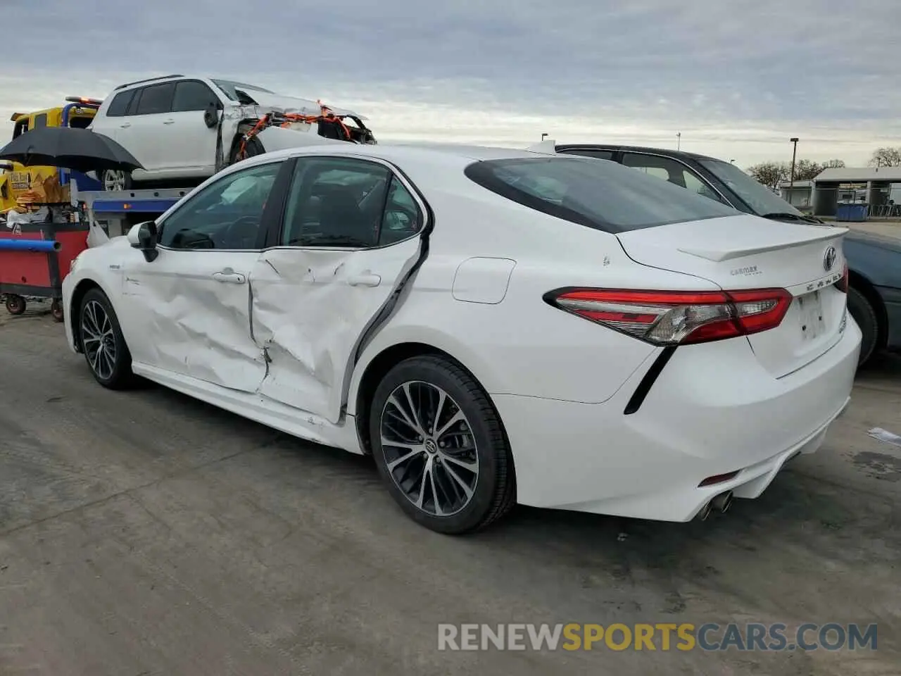 2 Photograph of a damaged car 4T1B21HK3KU011418 TOYOTA CAMRY 2019