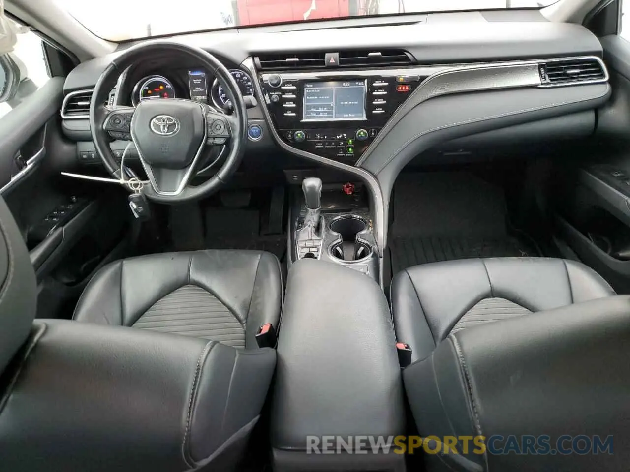 8 Photograph of a damaged car 4T1B21HK3KU011418 TOYOTA CAMRY 2019