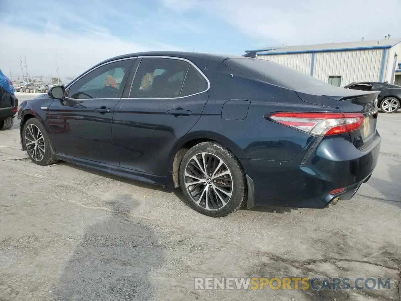 2 Photograph of a damaged car 4T1B21HK3KU013864 TOYOTA CAMRY 2019