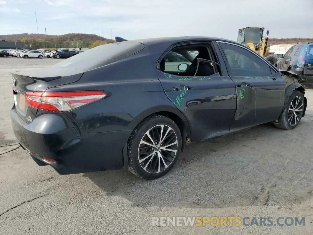 3 Photograph of a damaged car 4T1B21HK3KU013864 TOYOTA CAMRY 2019