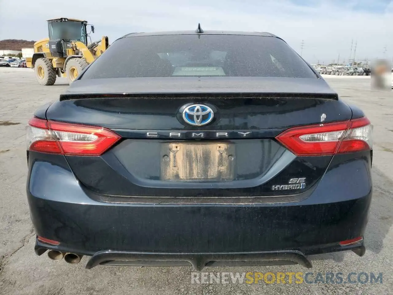 6 Photograph of a damaged car 4T1B21HK3KU013864 TOYOTA CAMRY 2019