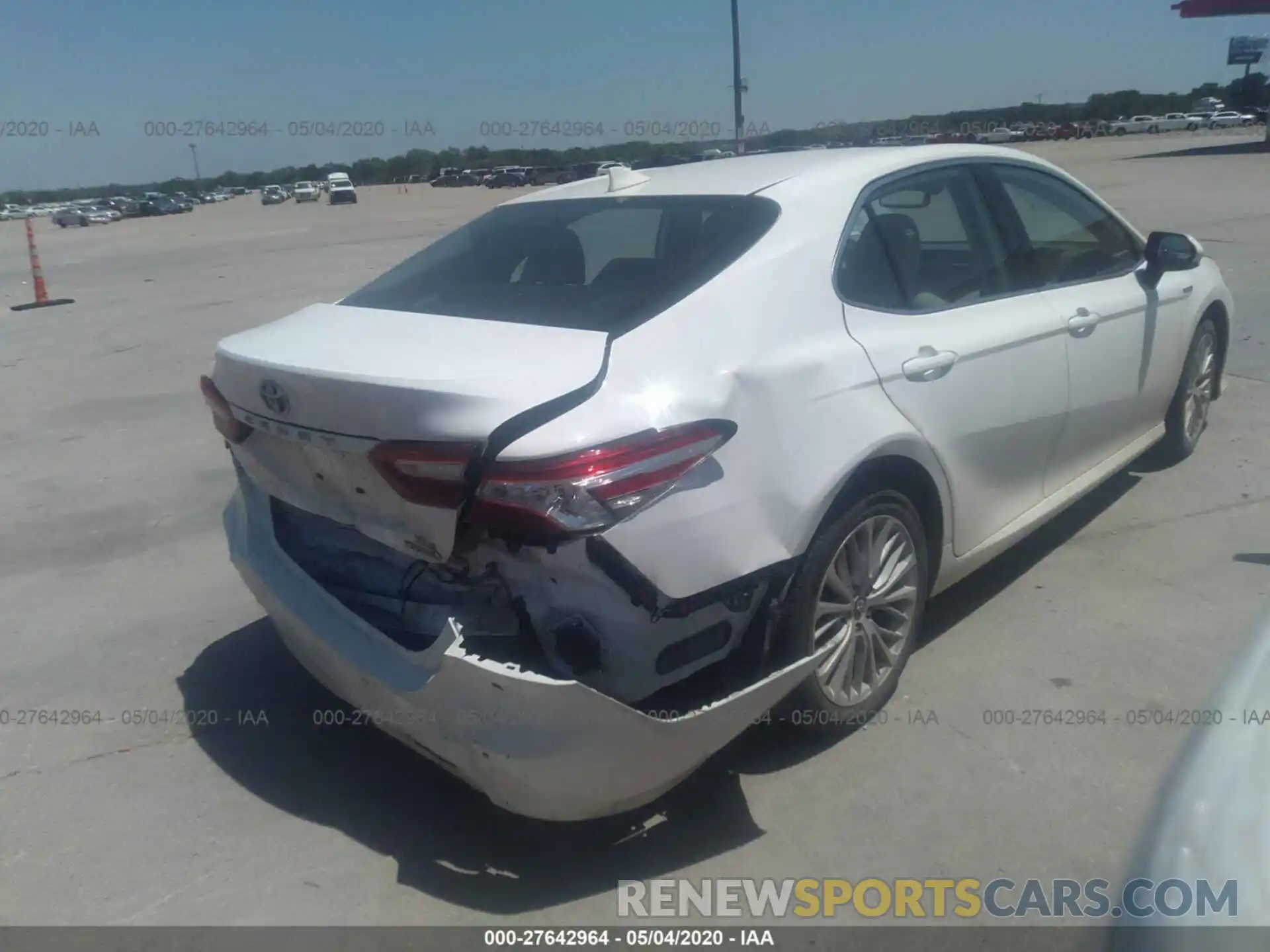 4 Photograph of a damaged car 4T1B21HK3KU014187 TOYOTA CAMRY 2019