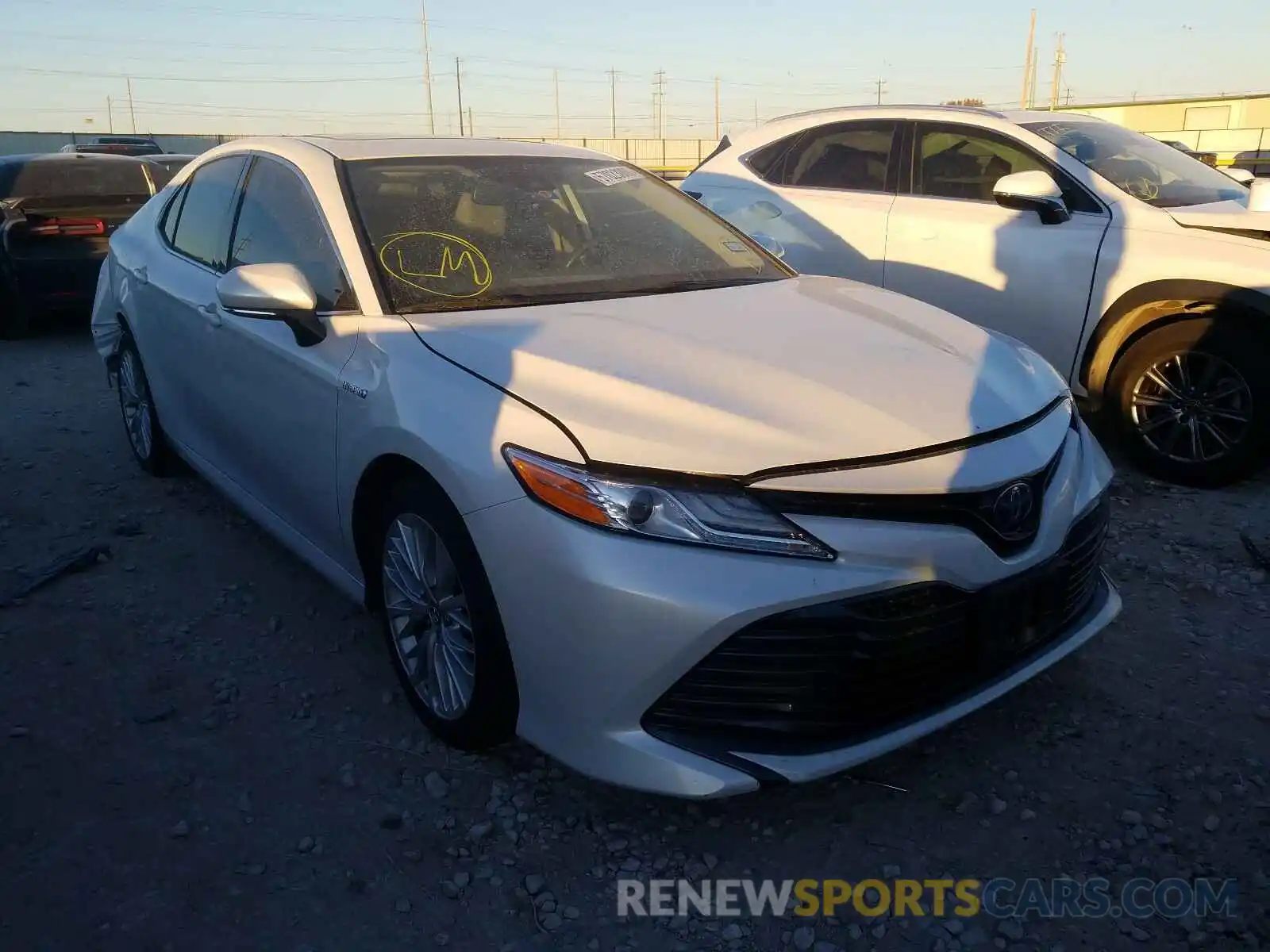 1 Photograph of a damaged car 4T1B21HK3KU511272 TOYOTA CAMRY 2019