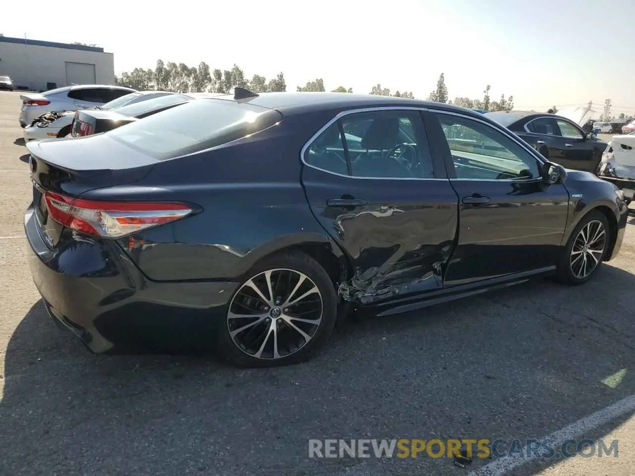 3 Photograph of a damaged car 4T1B21HK3KU514785 TOYOTA CAMRY 2019