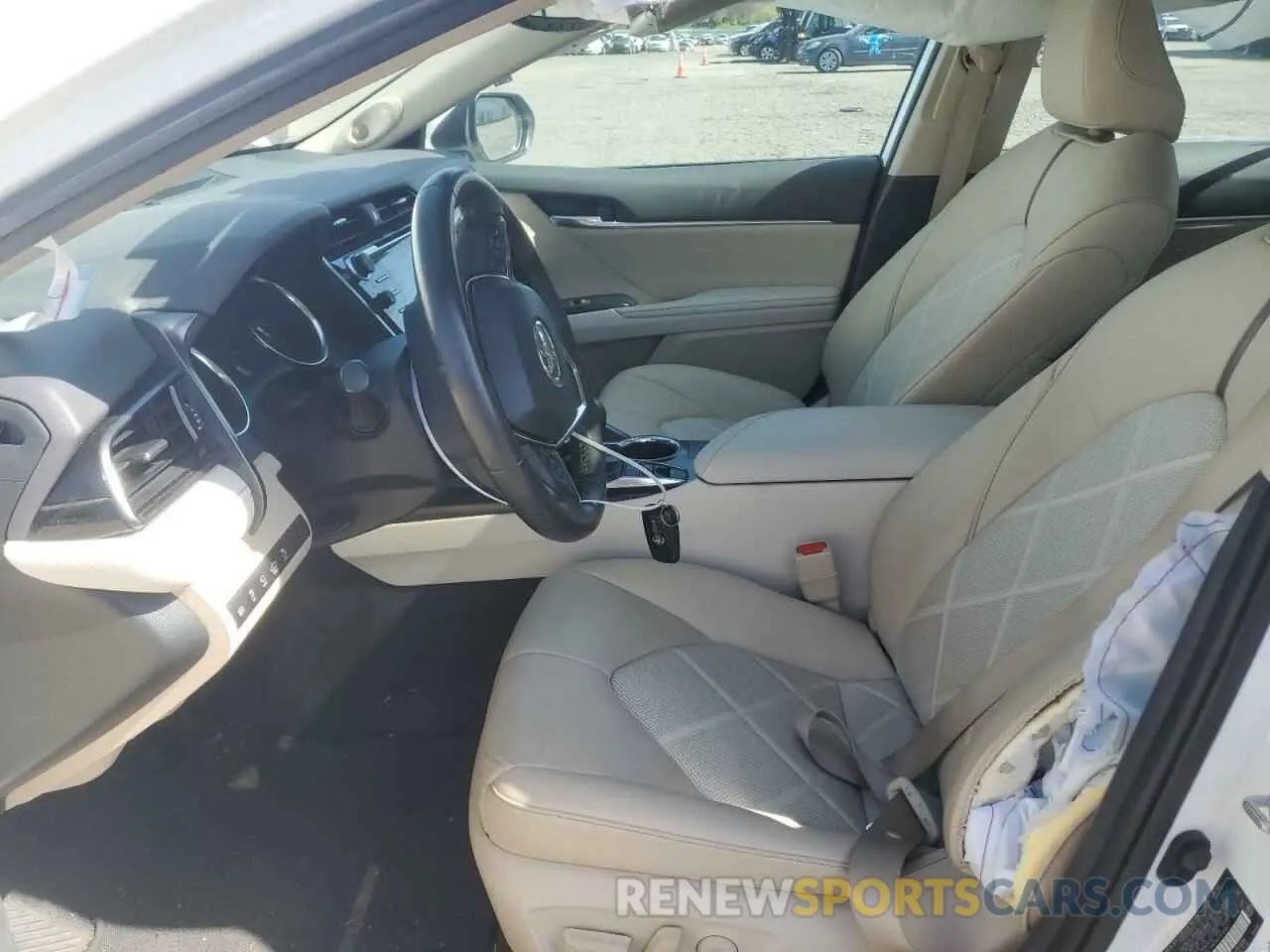 7 Photograph of a damaged car 4T1B21HK3KU516262 TOYOTA CAMRY 2019