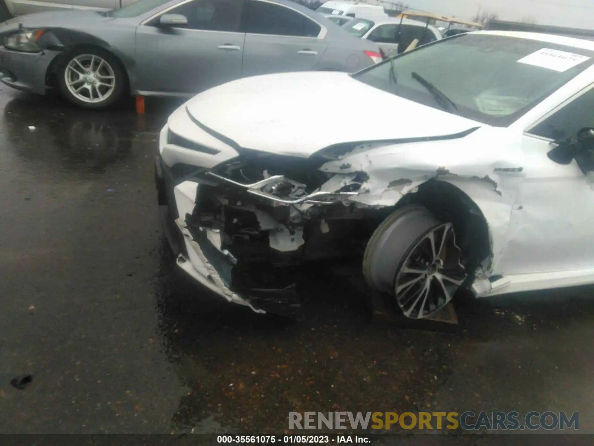 6 Photograph of a damaged car 4T1B21HK3KU518092 TOYOTA CAMRY 2019