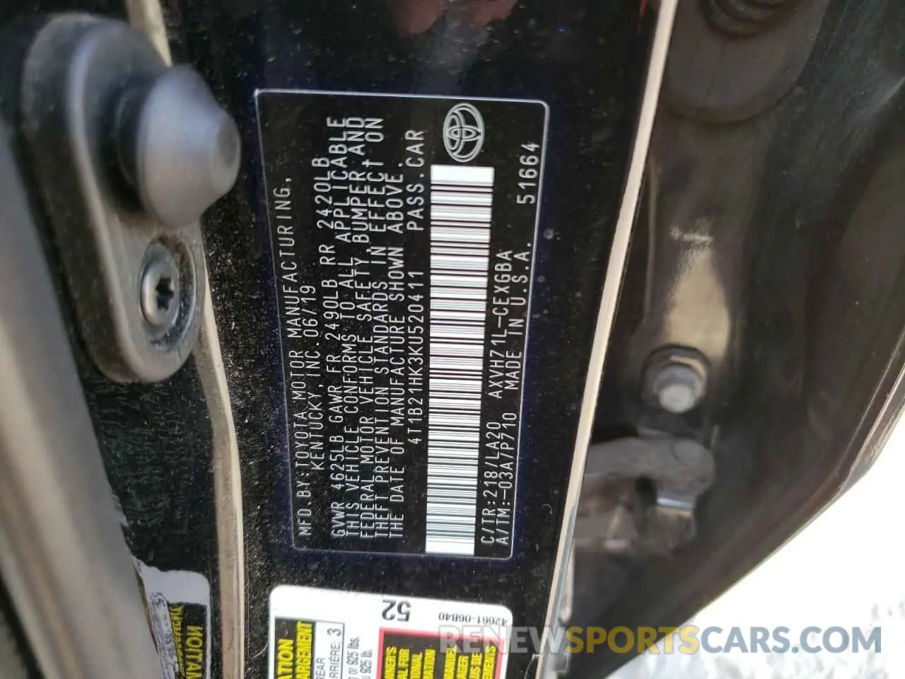 12 Photograph of a damaged car 4T1B21HK3KU520411 TOYOTA CAMRY 2019