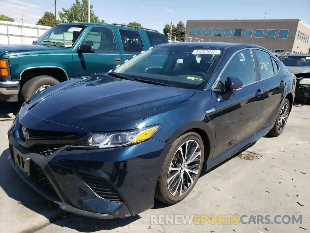 2 Photograph of a damaged car 4T1B21HK3KU520800 TOYOTA CAMRY 2019