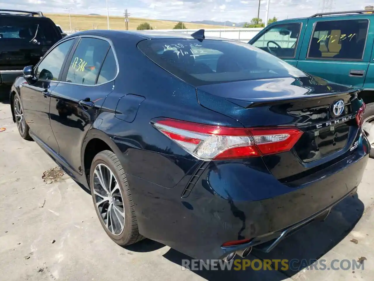 3 Photograph of a damaged car 4T1B21HK3KU520800 TOYOTA CAMRY 2019