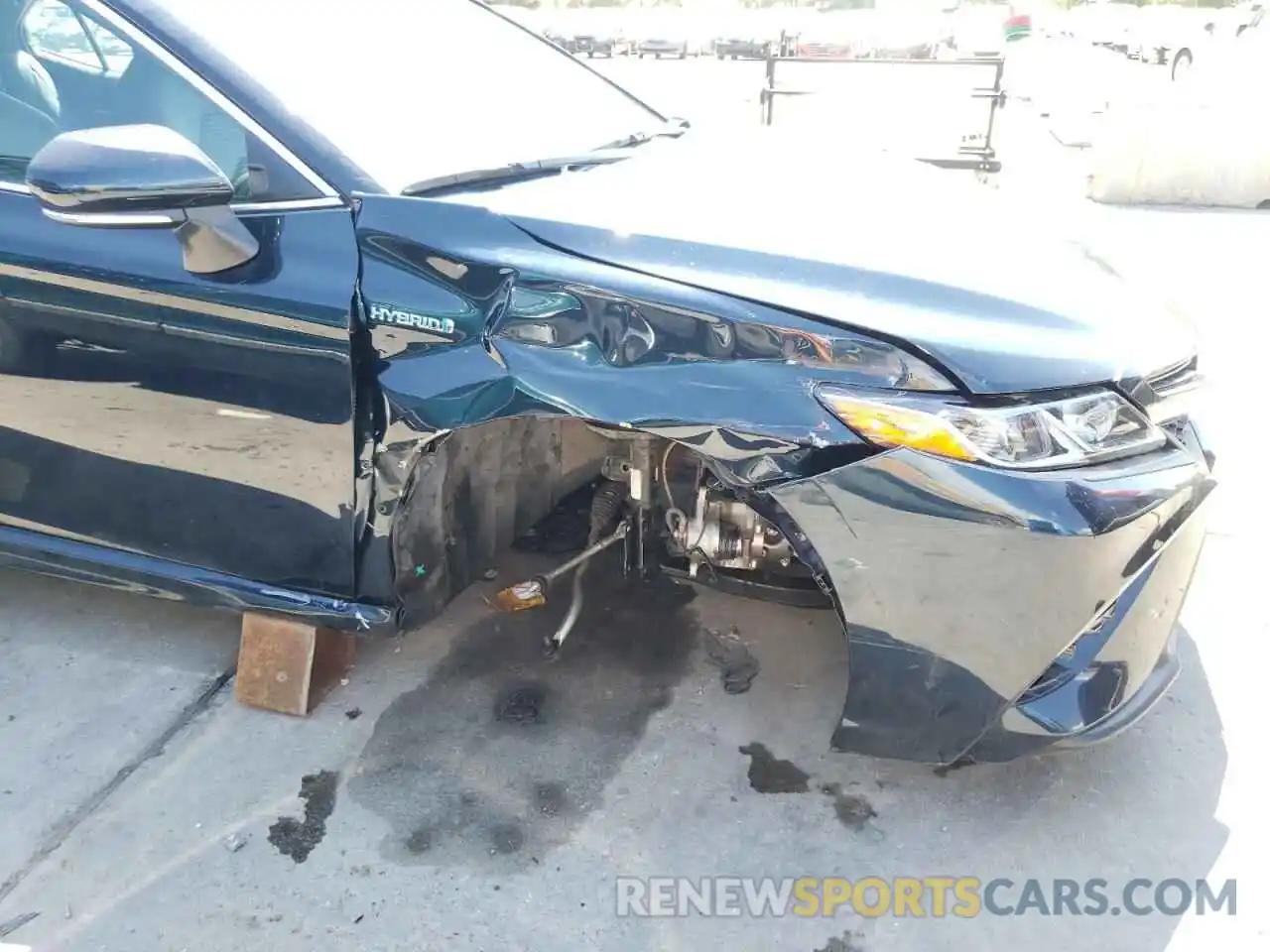 9 Photograph of a damaged car 4T1B21HK3KU520800 TOYOTA CAMRY 2019