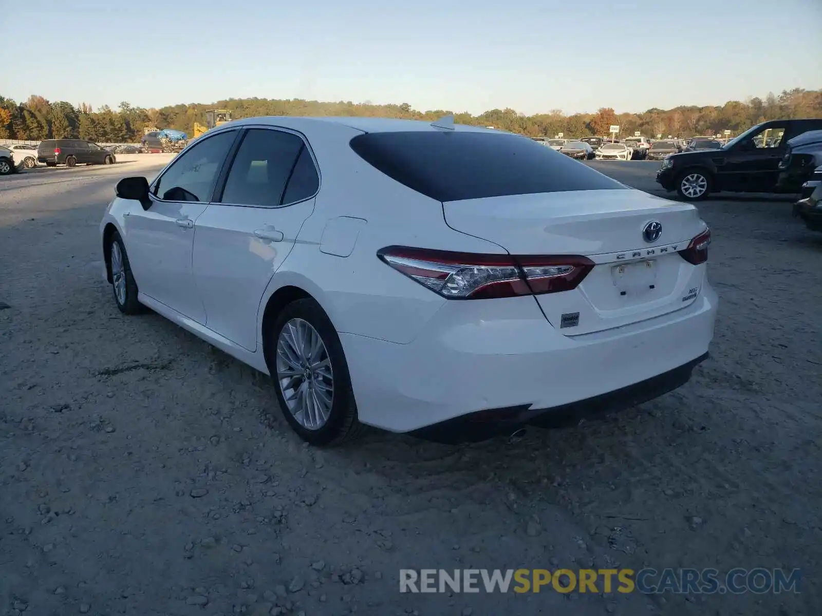 3 Photograph of a damaged car 4T1B21HK4KU010780 TOYOTA CAMRY 2019