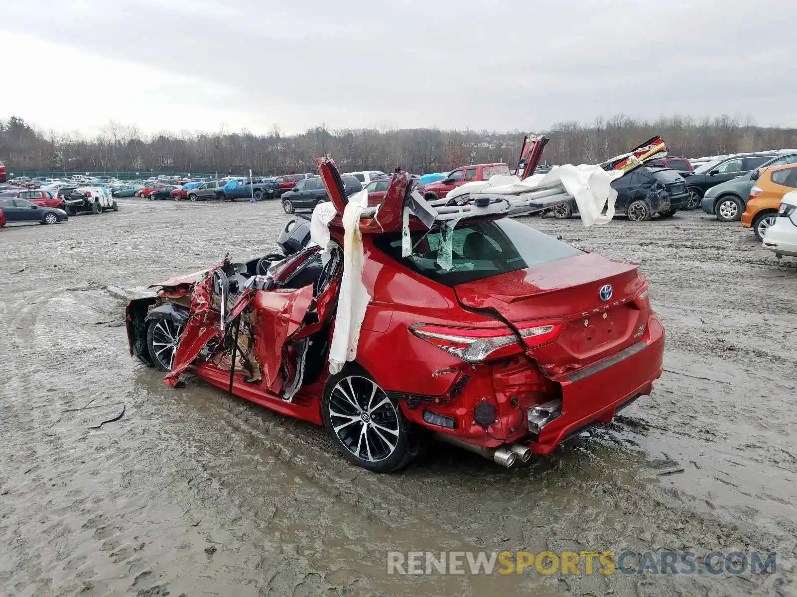 3 Photograph of a damaged car 4T1B21HK4KU013324 TOYOTA CAMRY 2019